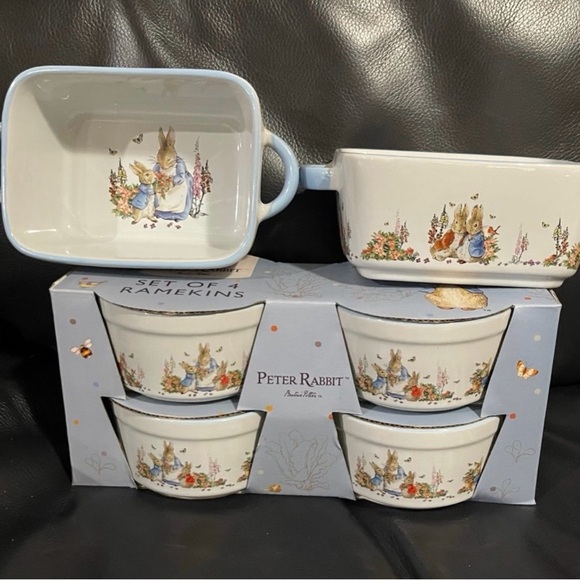 Easter Peter Rabbit Ramekins, 4 - Easter Peter Rabbit Peter and Mom Ramekins - Picture 6 of 9